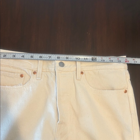 Levi’s Wedgie High-Waist Button-Fly Ankle Crop Jeans Size 30 Cream - Picture 13 of 16